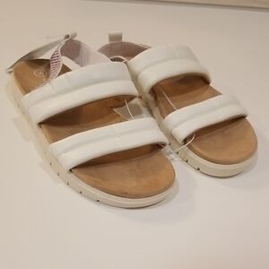 Cat & Jack Cream Kids Sandals